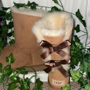 Women’s Ugg boots NWOT